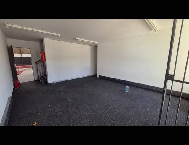 333M² WAREHOUSE TO LET IN JET PARK